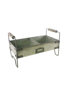 Jardinera rectangular de ferro amb dues caselles. Mesures: 31x16 cm.
