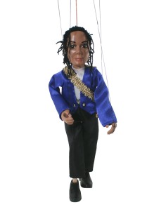 Marioneta de cuerda Michael Jackson. Medidas: 30 cm.